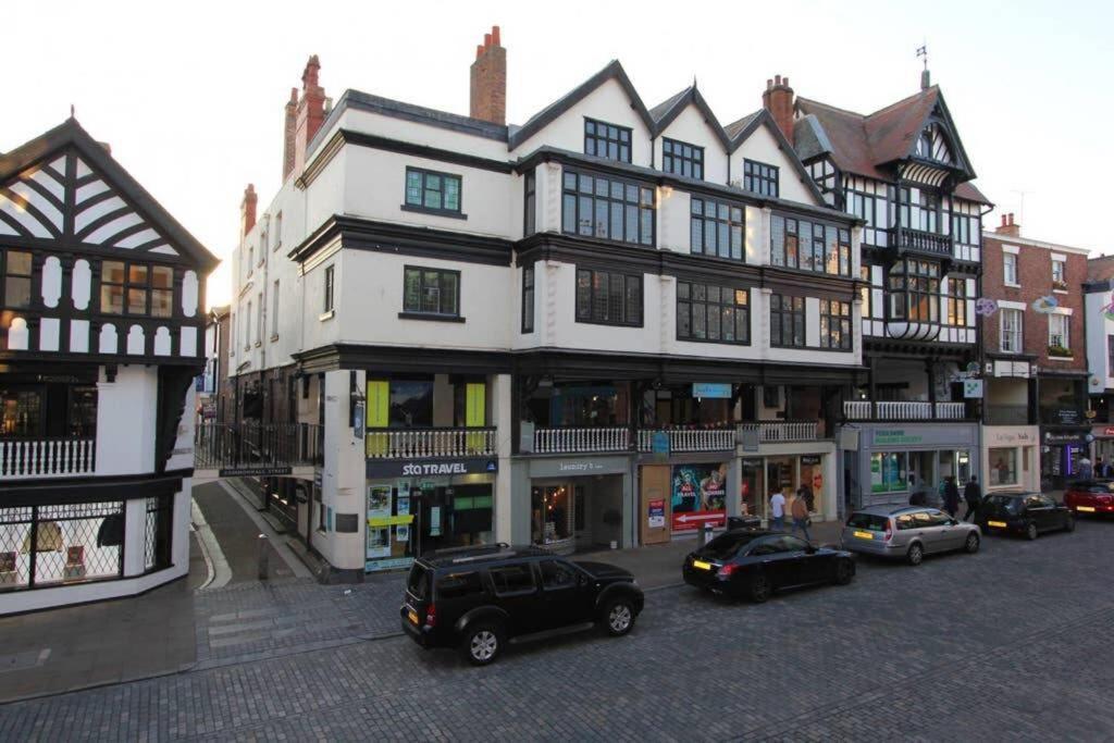 Top Floor Character Apartment In The Heart Of The City Centre Chester Exterior photo